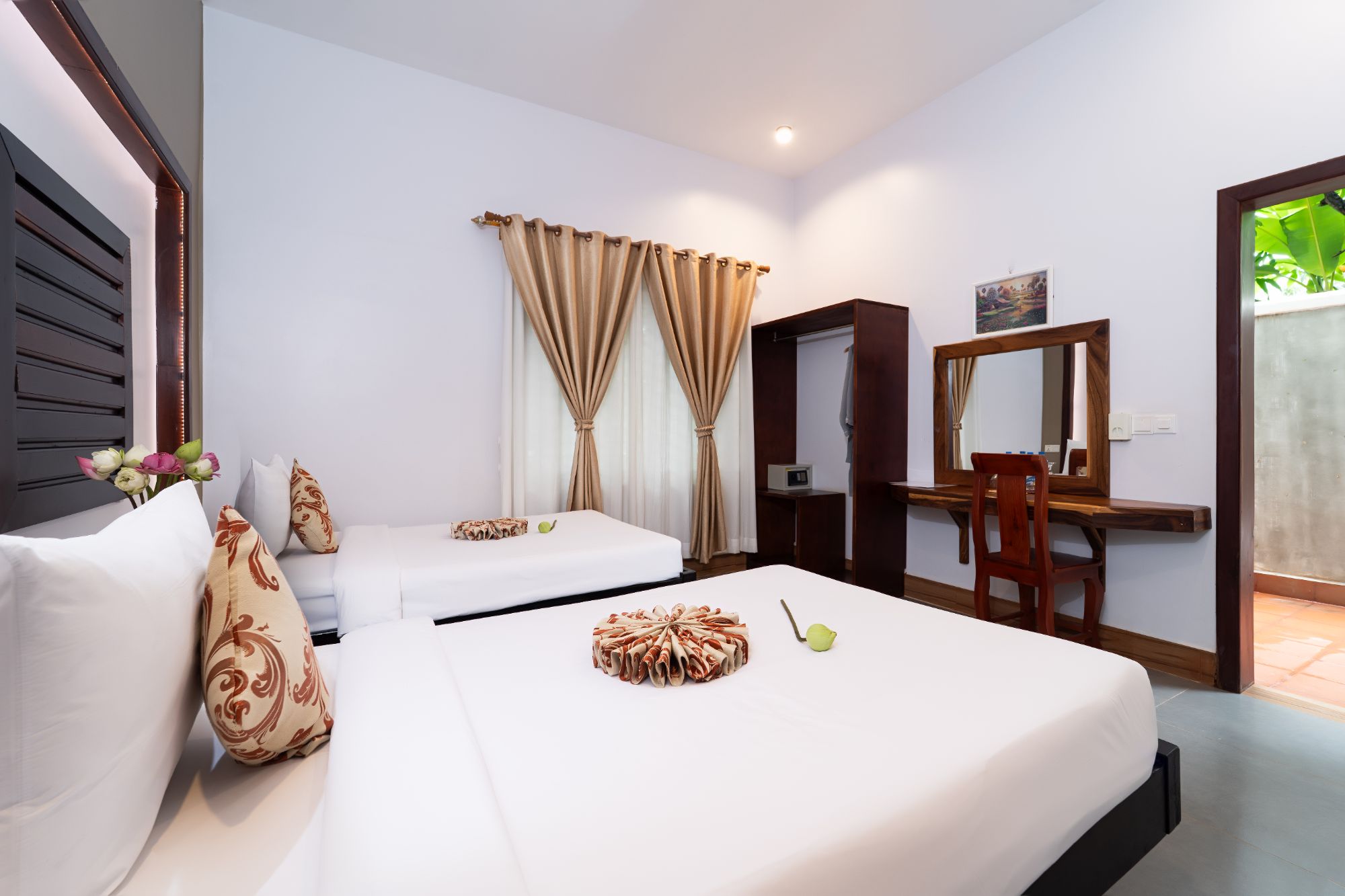 Family Villa 4 Bedrooms Balcony, Pool View